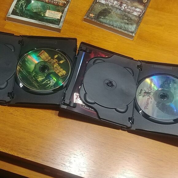 2) 2-Disc sets of Pirates of the Caribbean dvd Dead Man's Chest & At Worlds end - Picture 6 of 8